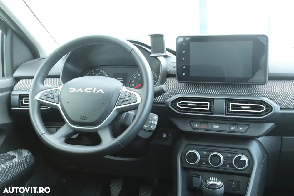 Dacia Logan TCe 90 MT6 Journey - 14