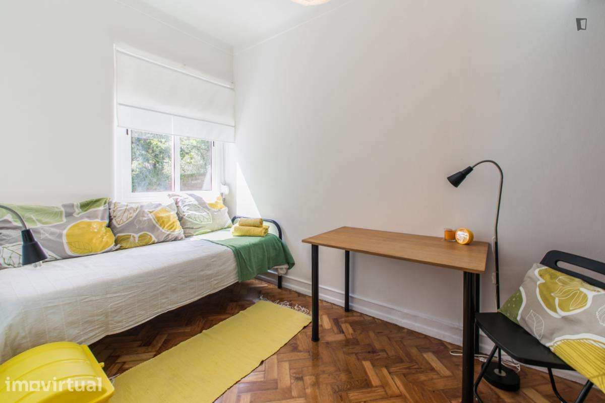 Quarto - localizado em São Sebastião Lisbon - Grande imagem: 2/19