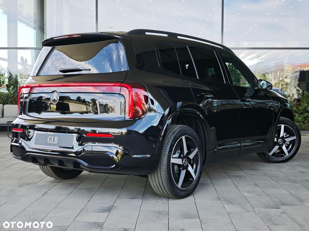 Mercedes-Benz GLB - 8