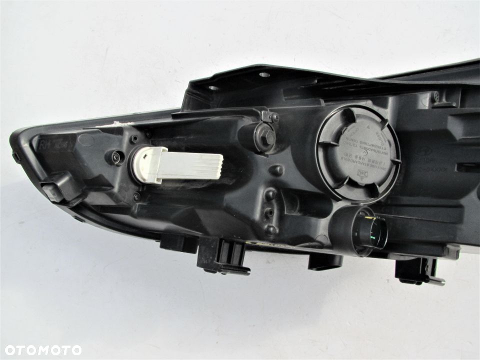 HYUNDAI i30 2017 2018 2019 Reflektor 10 PIN OE - 10
