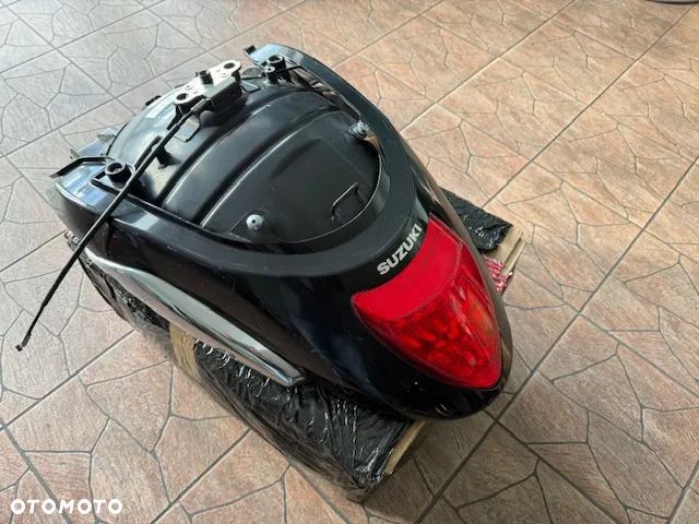 Błotnik Tylny SUZUKI VZR 1800 Boulevard Intruder - 1