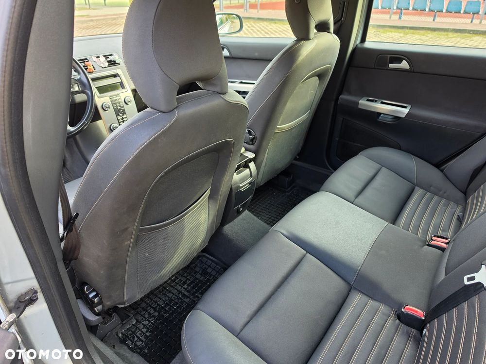Volvo V50 - 10