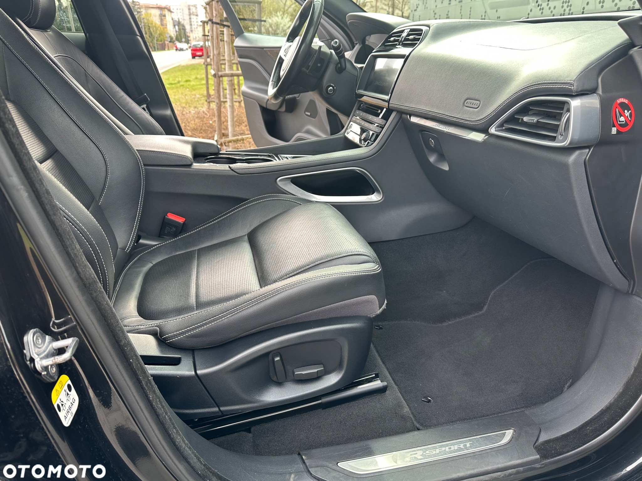 Jaguar F-Pace 2.0 i4D AWD R-Sport - 19