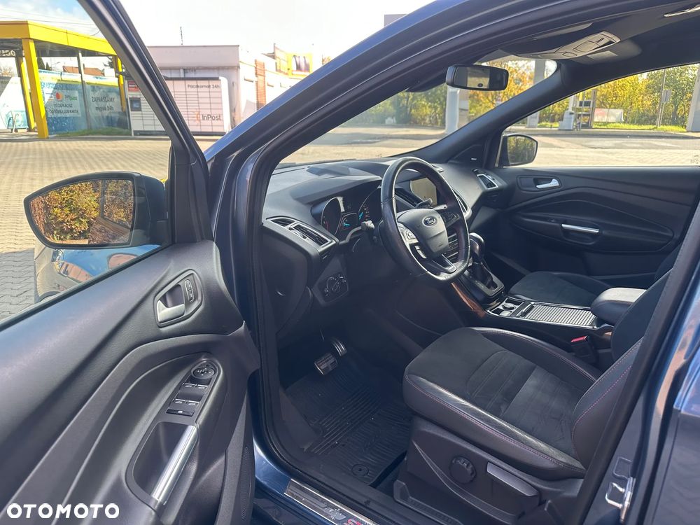Ford Kuga 2.0 TDCi 2x4 ST-Line - 12