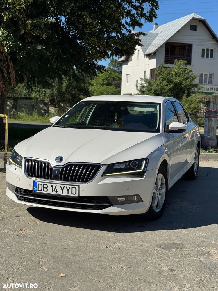 Skoda Superb 2.0 TDI Ambition - 4