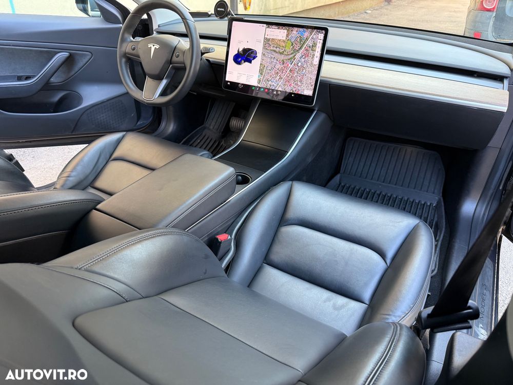 Tesla Model 3 - 10