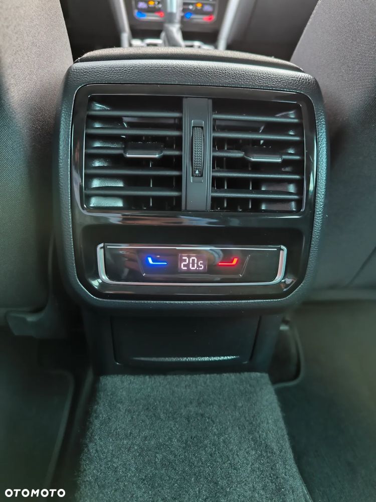 Volkswagen Passat 2.0 TDI Business DSG - 16