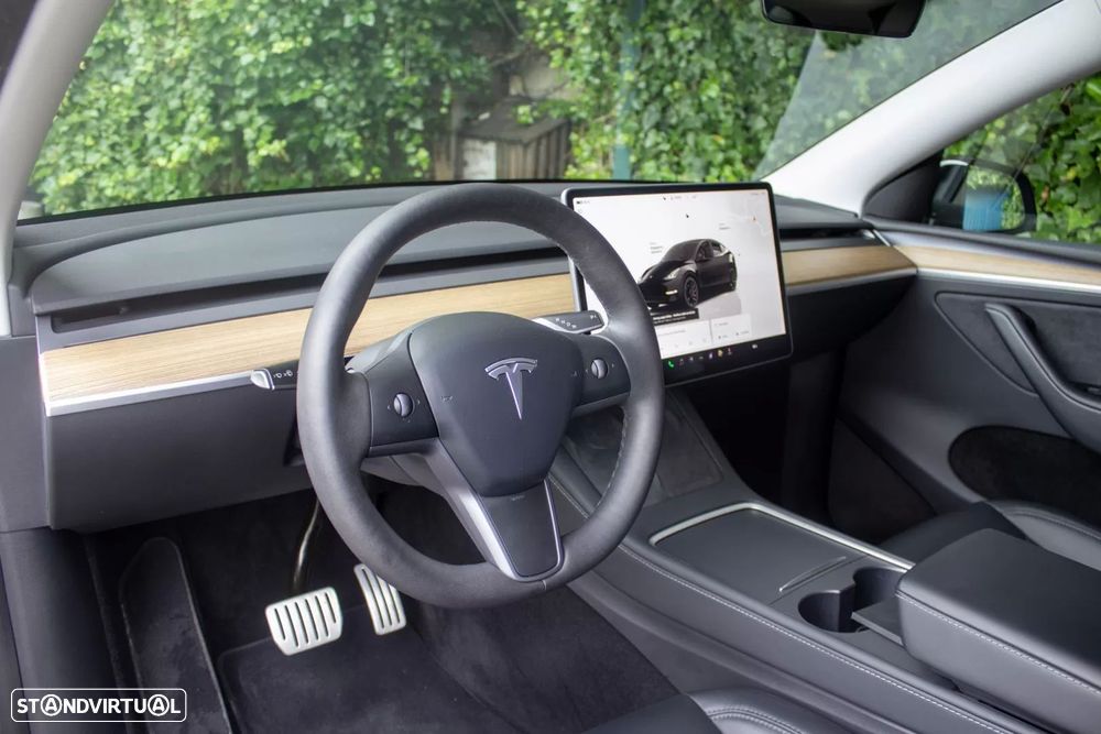 Tesla Model Y Performance Tração Integral - 12