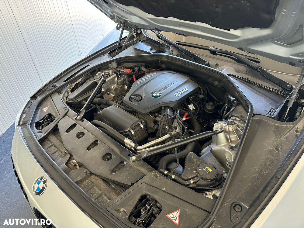 BMW Seria 5 520d xDrive AT - 26