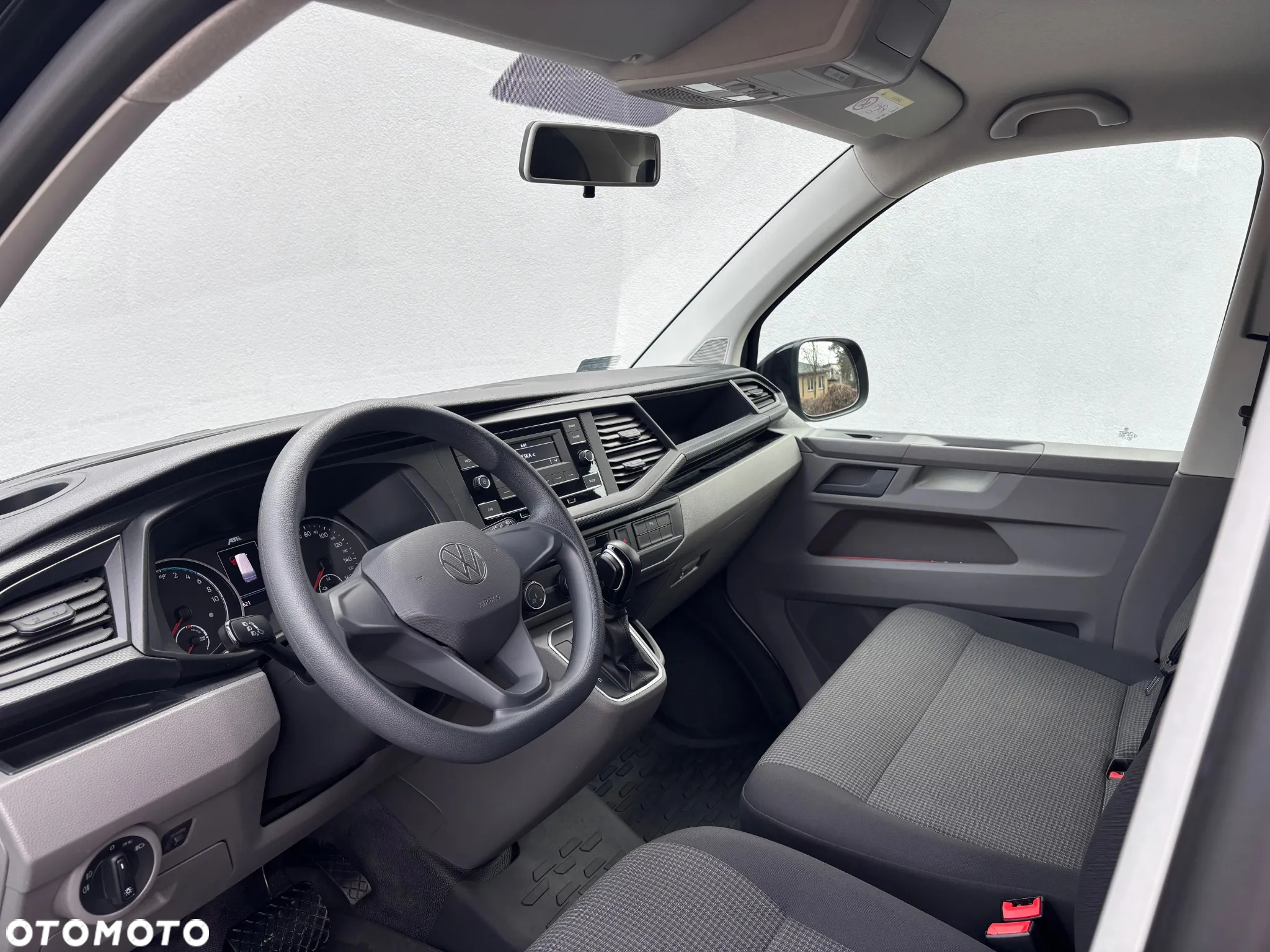 Volkswagen Transporter T6 L2H1 - 10