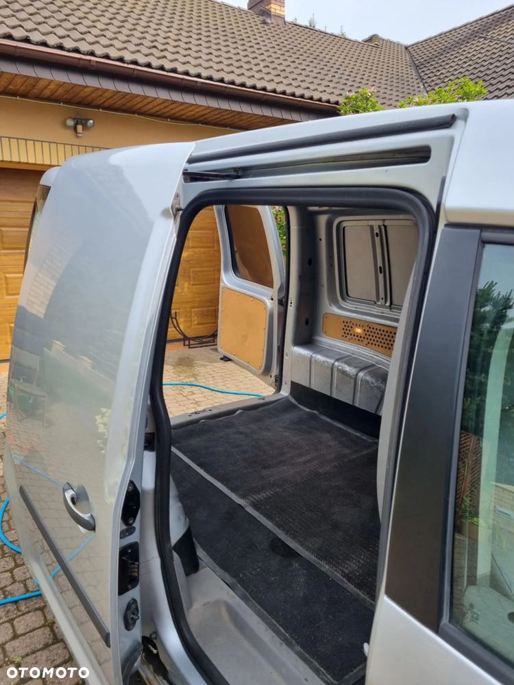 Volkswagen Caddy - 9