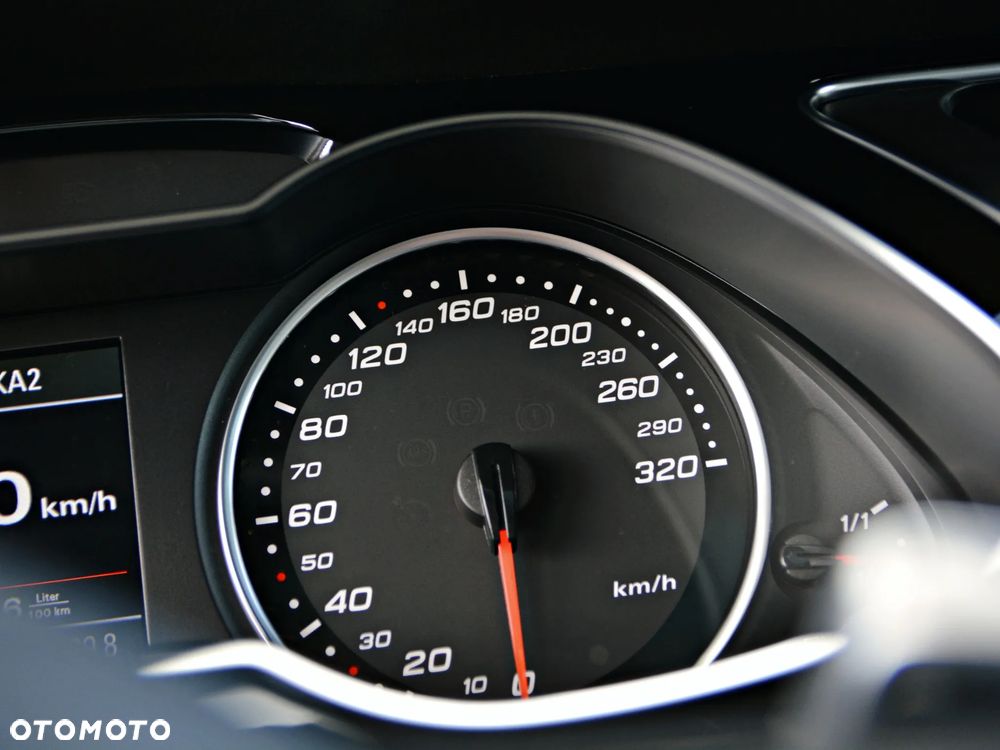 Audi RS4 Avant Avant S tronic - 27