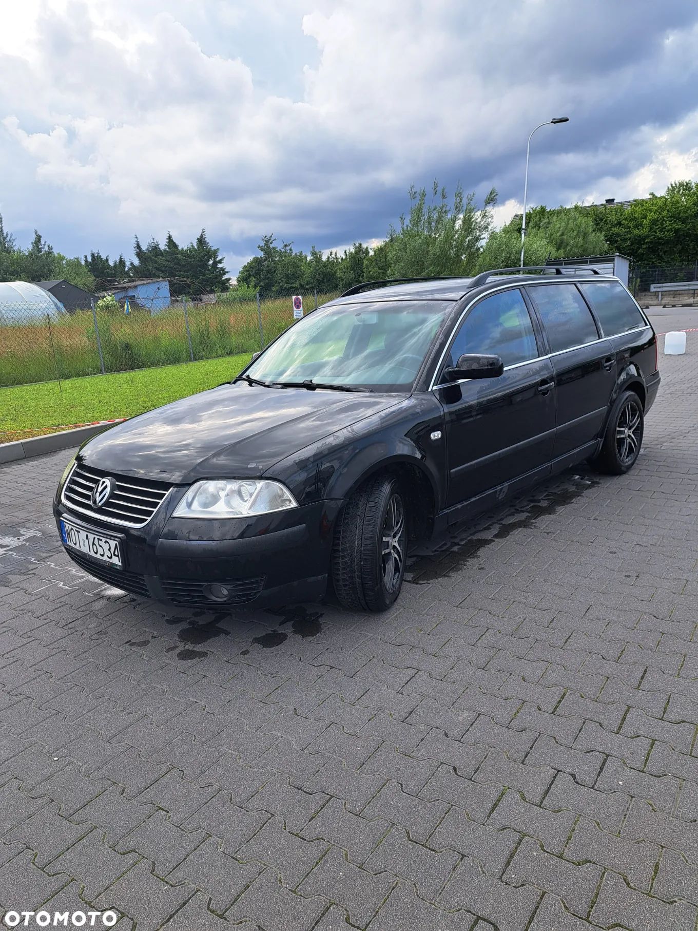 Volkswagen Passat - 1