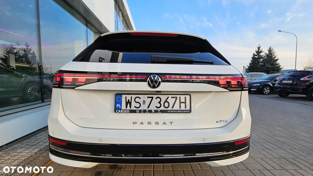 Volkswagen Passat - 11