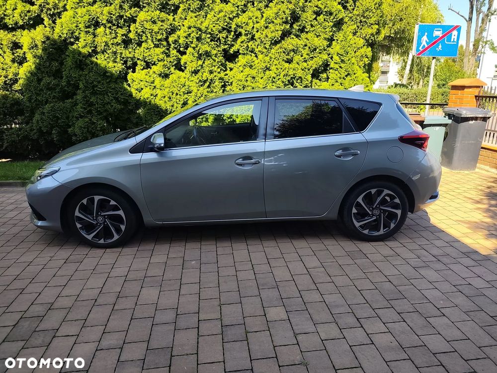 Toyota Auris - 12