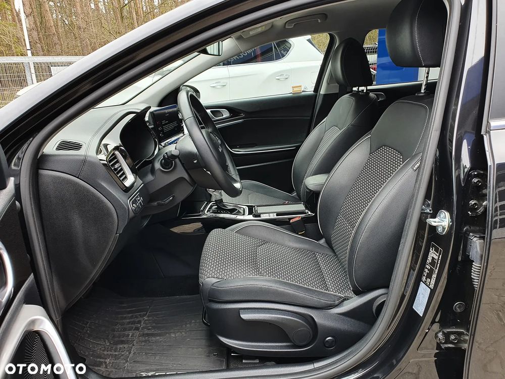 Kia XCeed 1.5 T-GDI Business Line DCT - 14