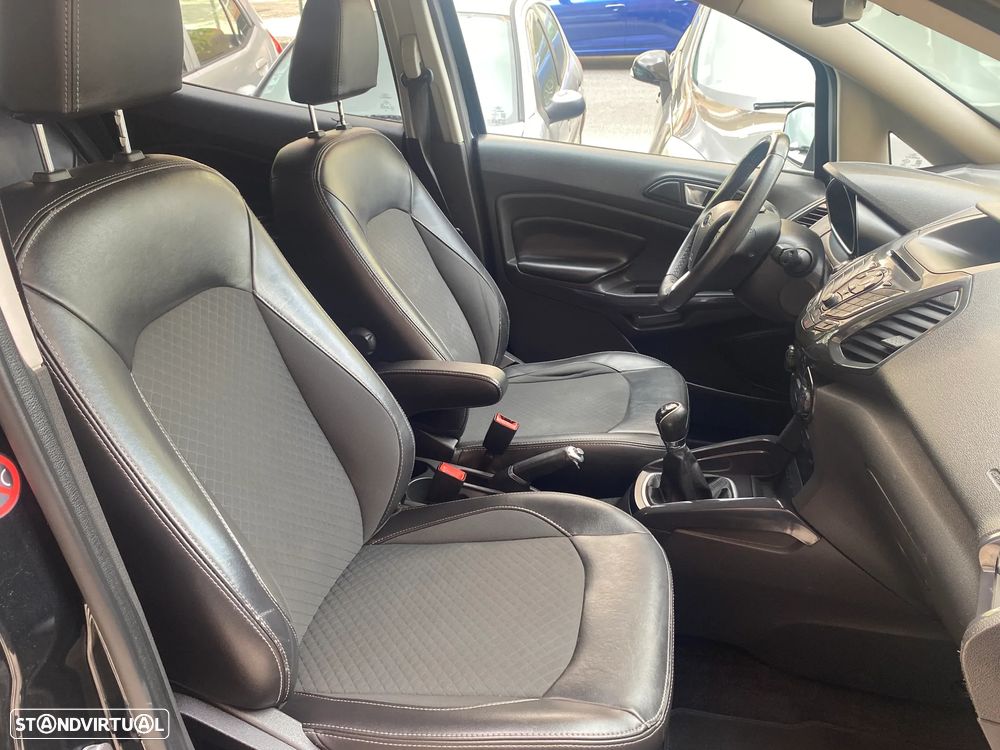 Ford EcoSport 1.0 EcoBoost Titanium - 29