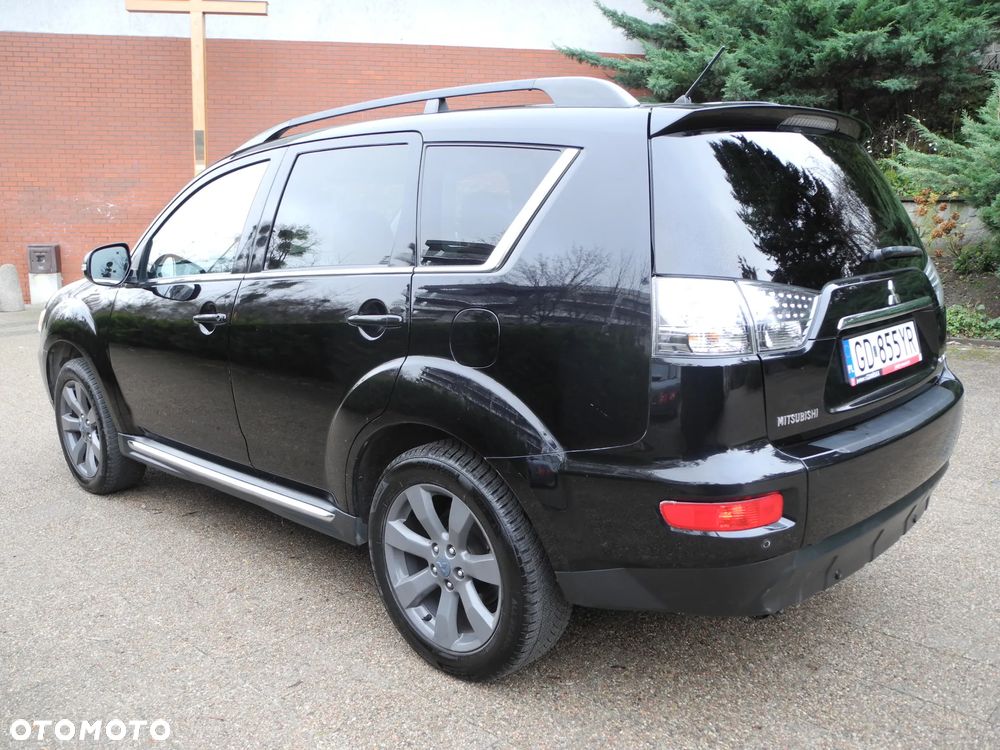 Mitsubishi Outlander - 4