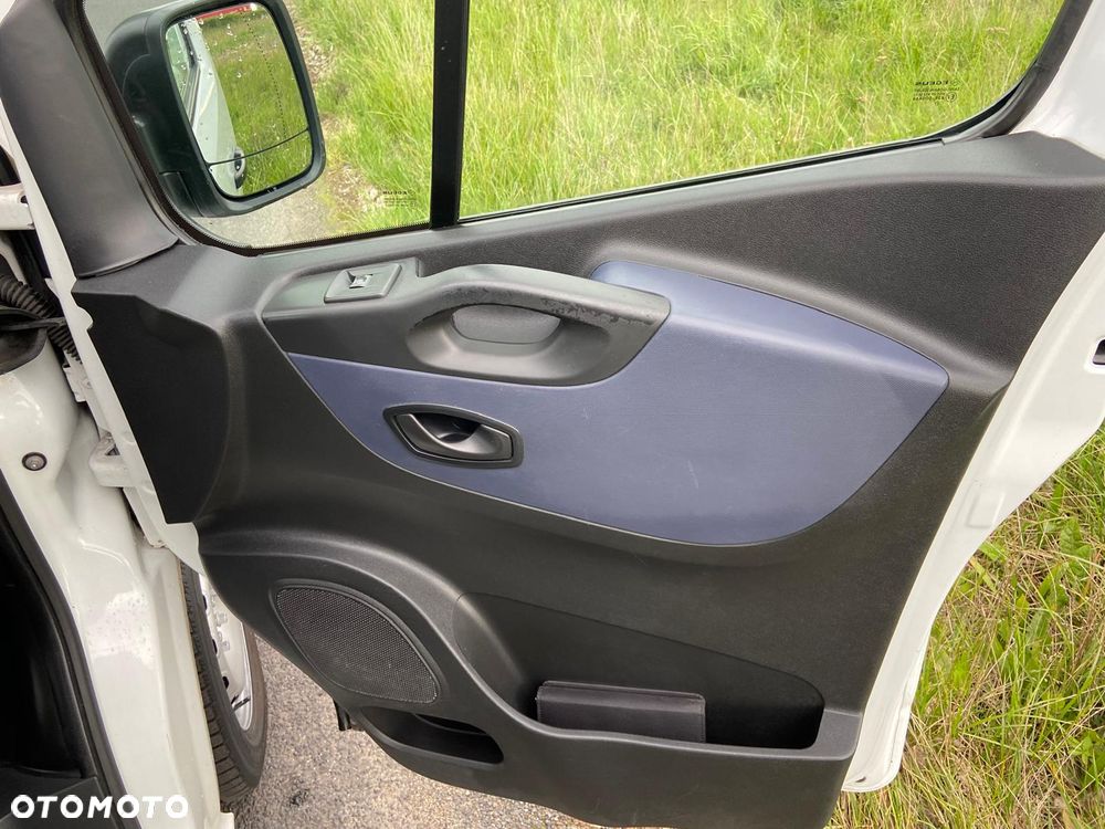 Opel Ambulans Karetka vivaro - 23