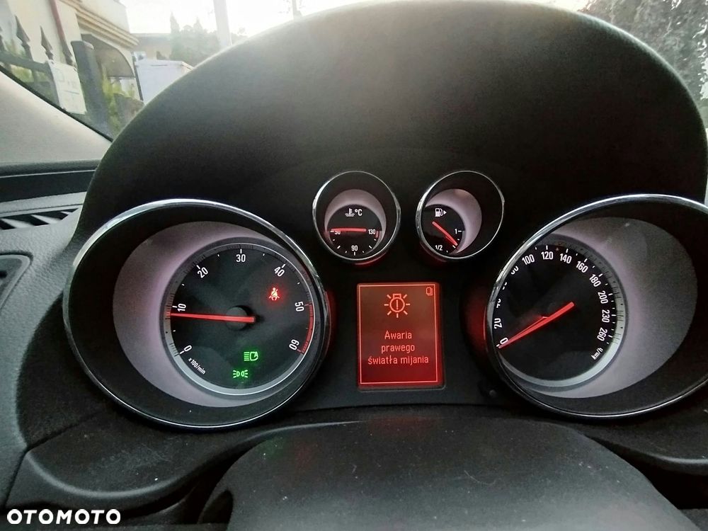 Opel Insignia - 13