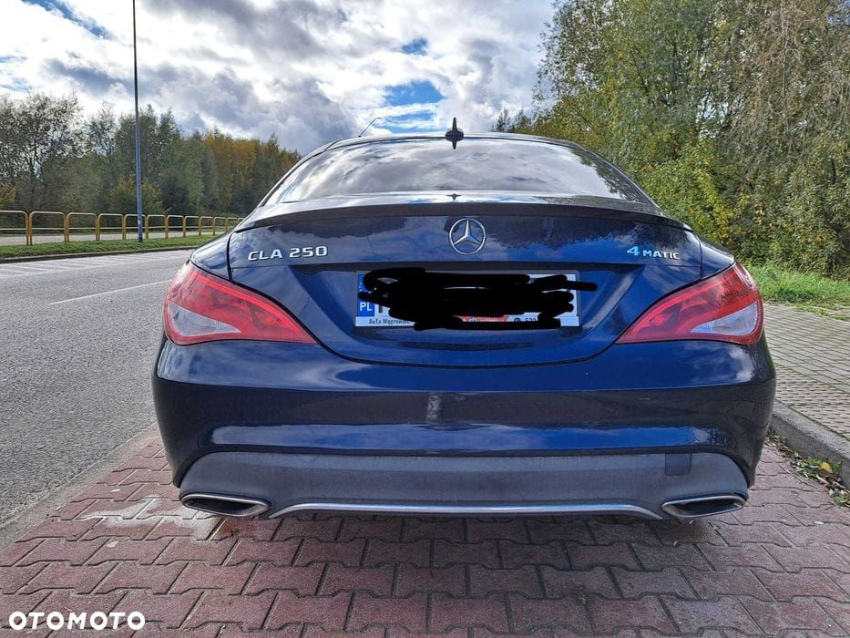 Mercedes-Benz CLA 250 4Matic 7G-DCT - 3