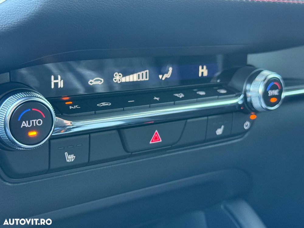 Mazda 3 e-SKYACTIV-X 186 M HYBRID Aut. HOMURA - 17