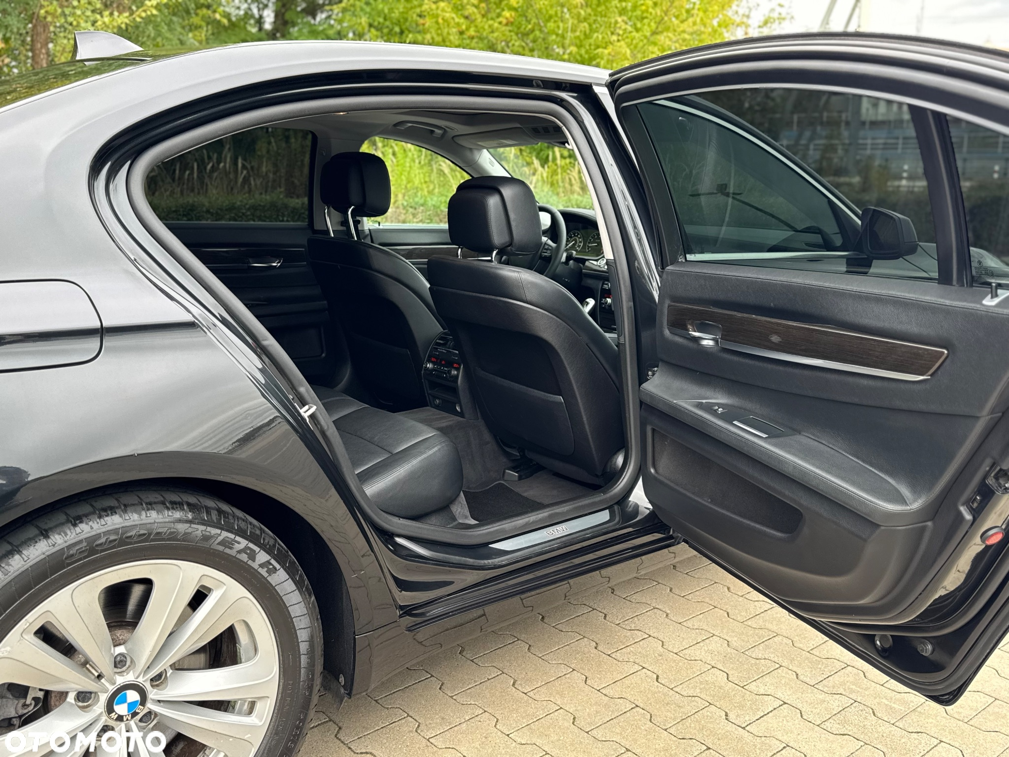 BMW Seria 7 740Li - 22