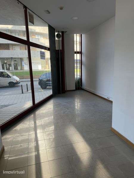 Loja 55m2 famalicao