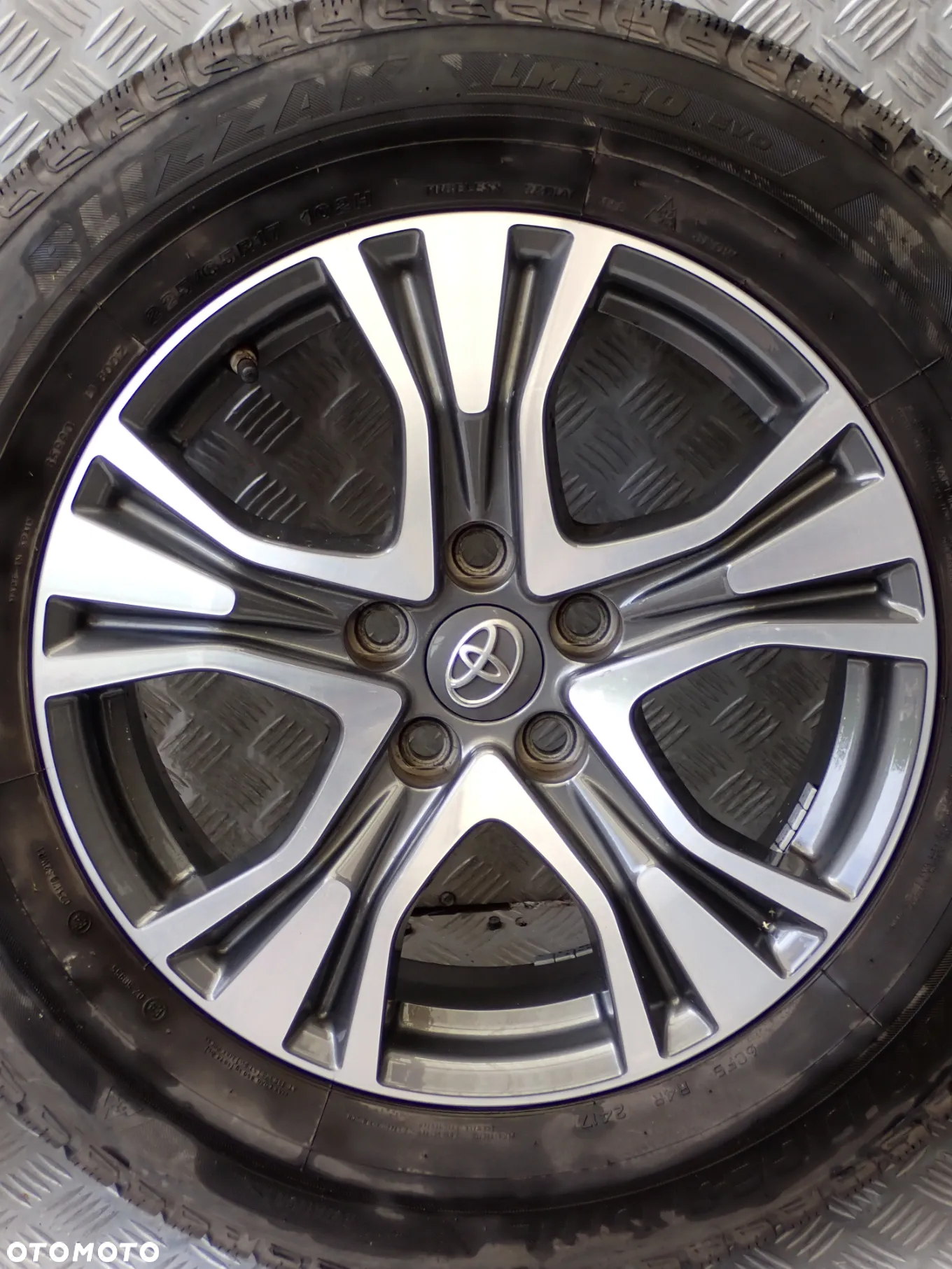 KOŁA FELGI ALUMINIOWE TOYOTA 7JX17  ET 30  5X114,3  PZ49M-X0670-Z  Z OPONAMI ZIMA 225/65/17  2900 ZŁ - 7