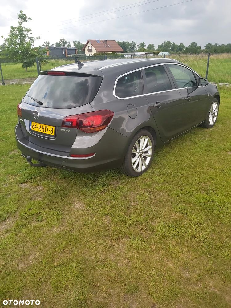 Opel Astra 1.4 Turbo Cosmo - 11