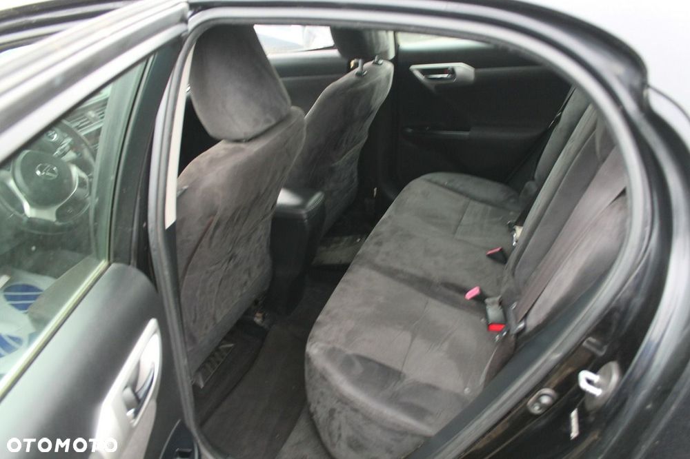 Lexus CT - 10