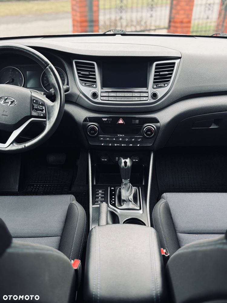 Hyundai Tucson 2.0 CRDi 4WD Automatik Style - 24