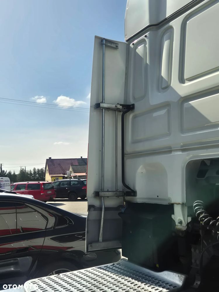 SPOILER SPOJLER OWIEWKA ZAKABINOWA LOTKA DESKA STELAŻ LEWA DAF XF 106 EURO 6 - 2