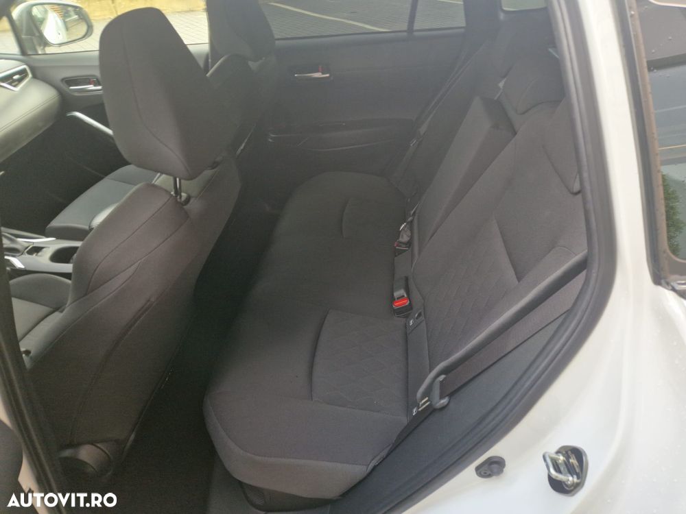 Toyota Corolla Cross - 24