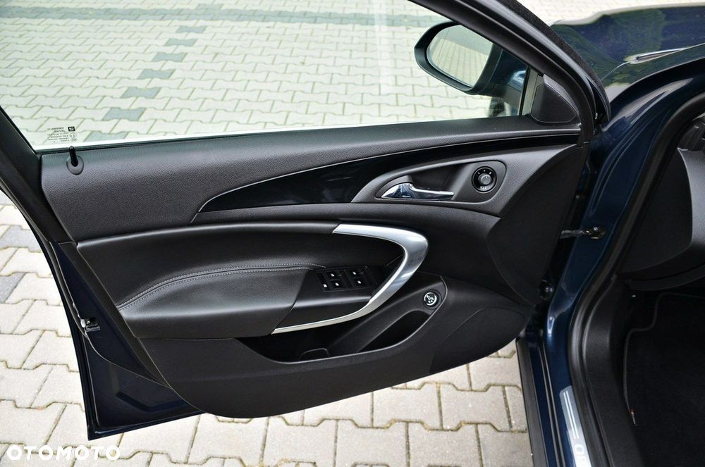 Opel Insignia - 25