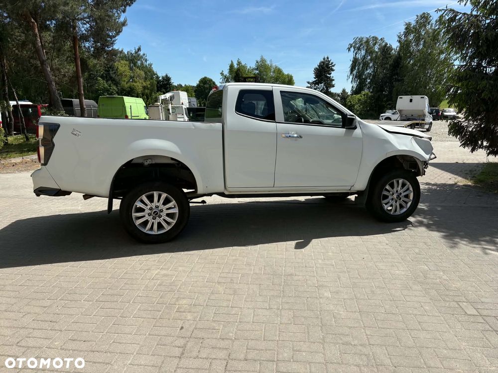 Isuzu D-MAX - 11