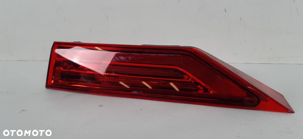 VOLVO XC60 II LAMPA PRAWA TYŁ 31446618 - 2