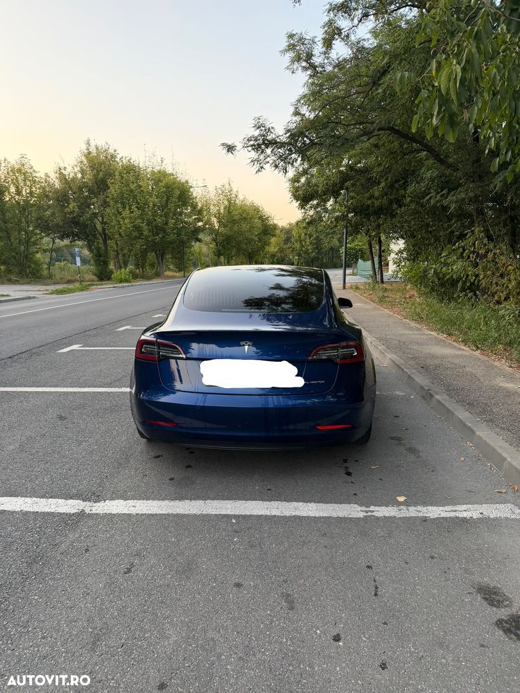 Tesla Model 3 - 6