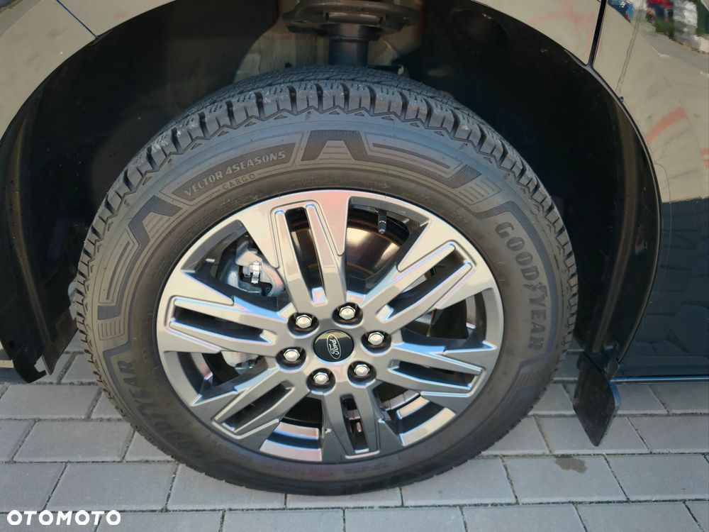 Ford Tourneo Custom 2.0 EcoBlue 320 L2 Titanium - 21