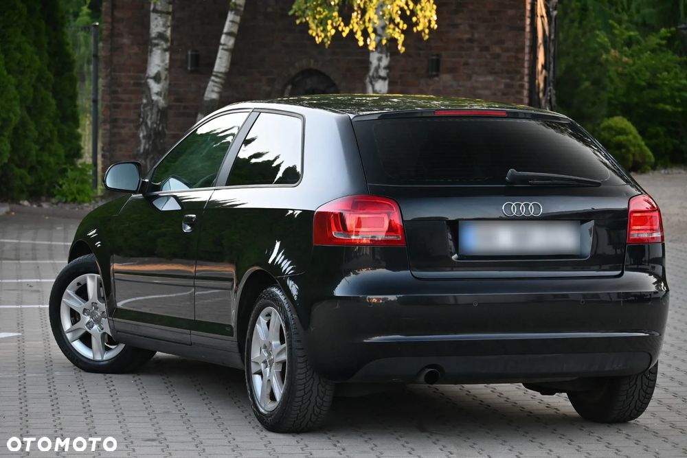 Audi A3 3-drzwiowe 1.6 Attraction - 17