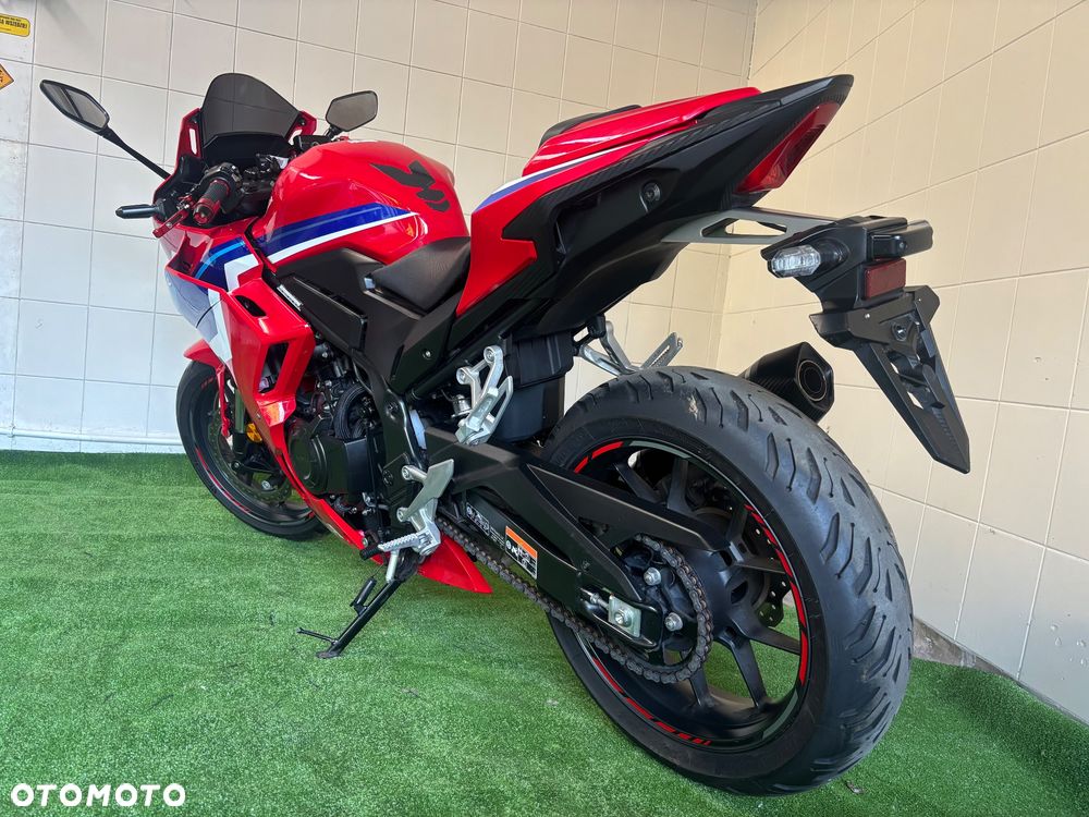 Honda CBR - 16