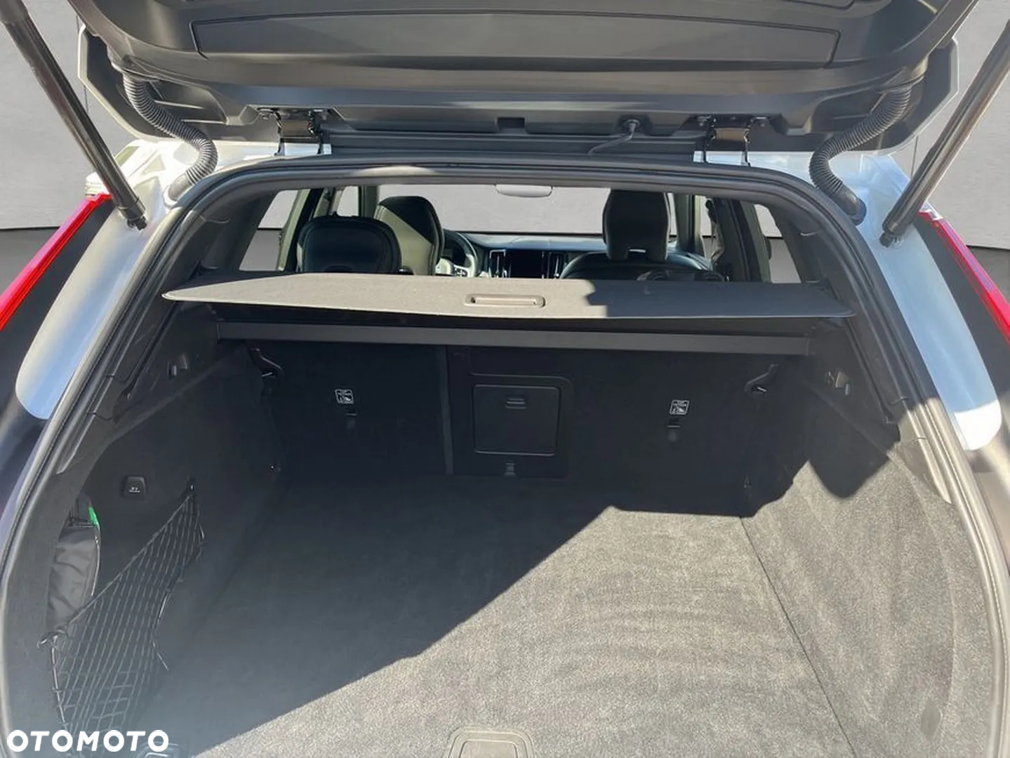 Volvo XC 60 B4 B Plus Dark - 9