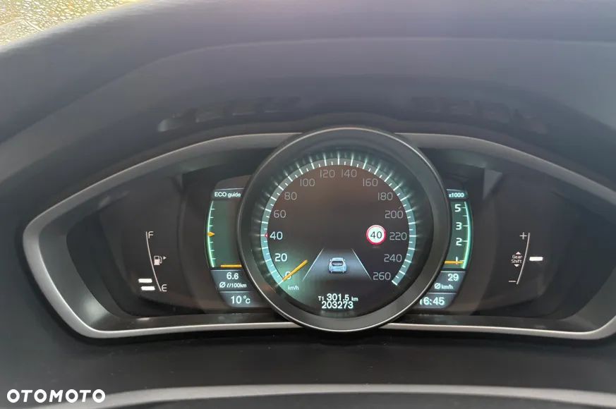 Volvo V40 - 10