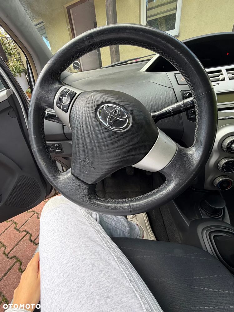 Toyota Yaris - 8