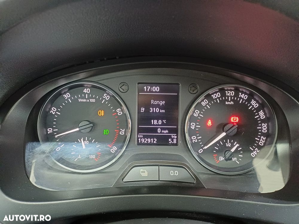 Skoda RAPID 1.2 TSI Ambition - 13