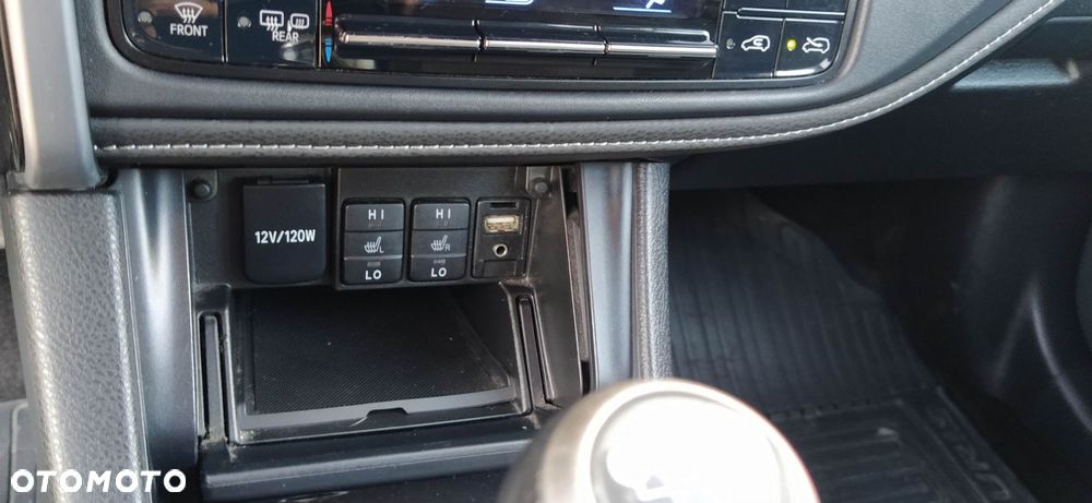 Toyota Auris 1.6 Selection - 7