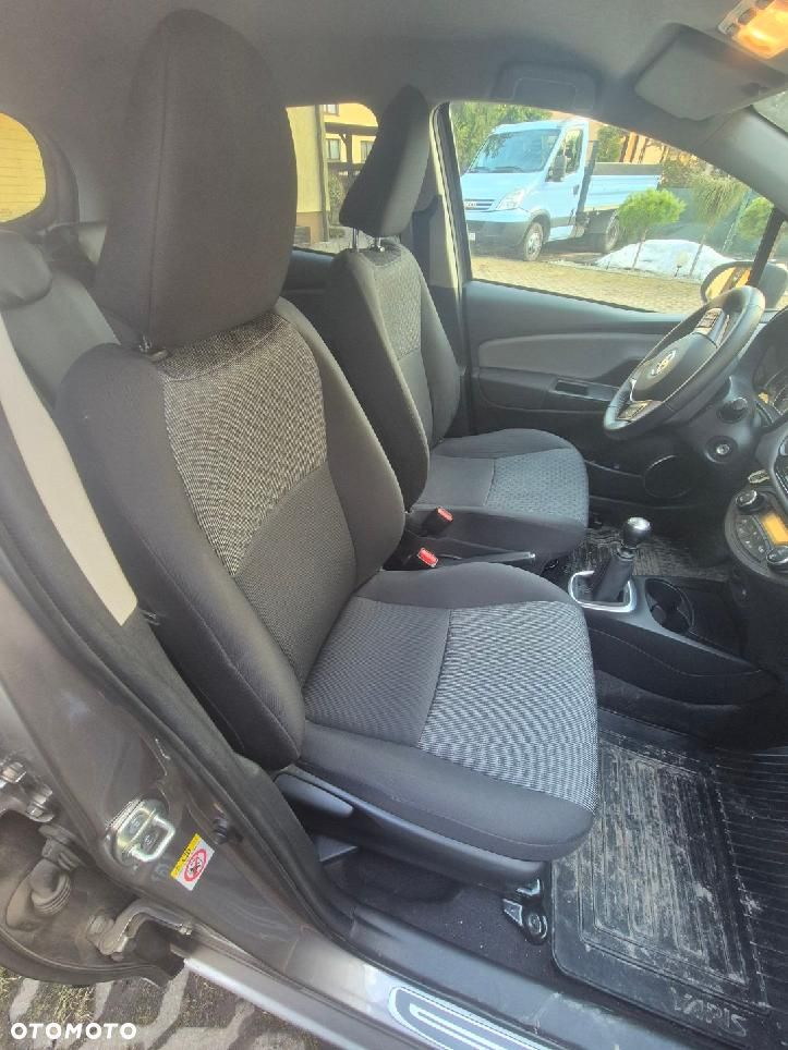 Toyota Yaris 1.33 Premium - 3
