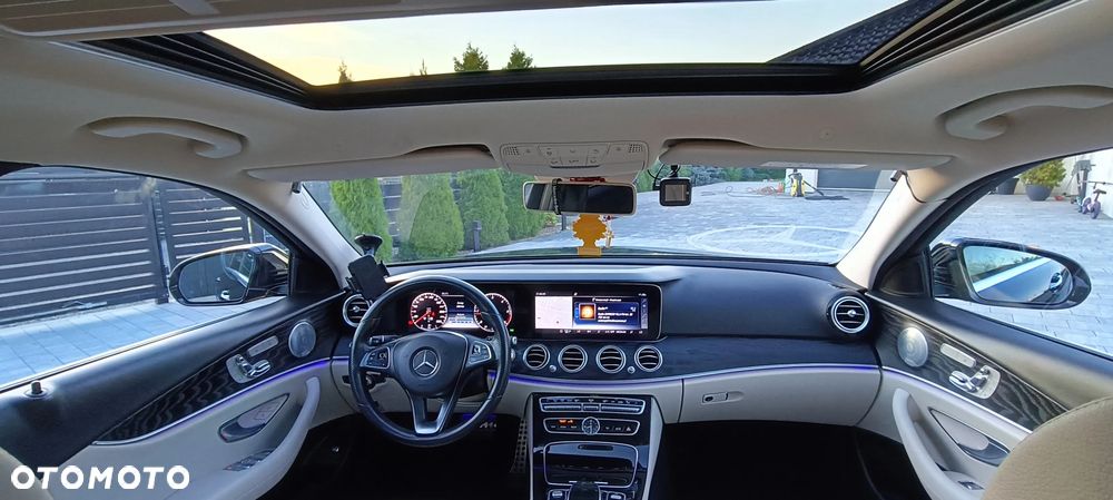 Mercedes-Benz Klasa E 220 d 4-Matic All-Terrain - 13