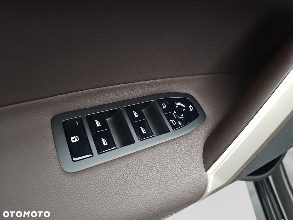 BMW iX xDrive40 76.6kWh - 14
