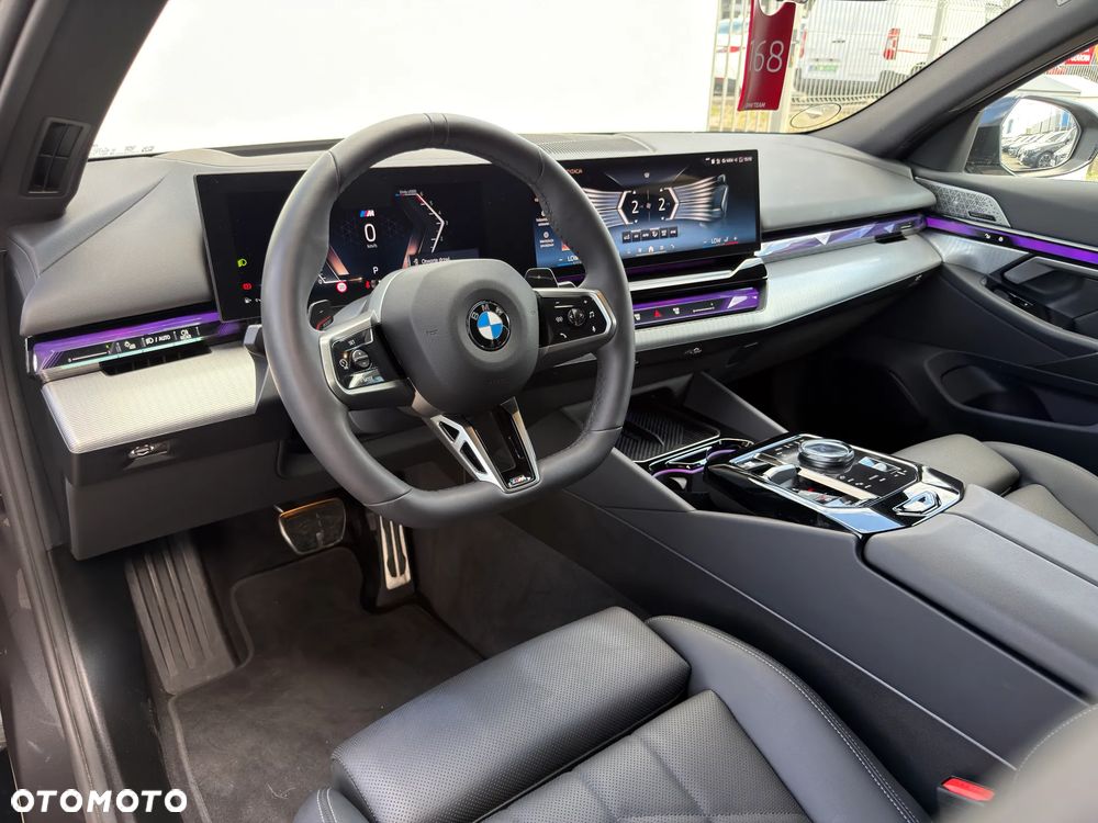 BMW Seria 5 520d xDrive - 14